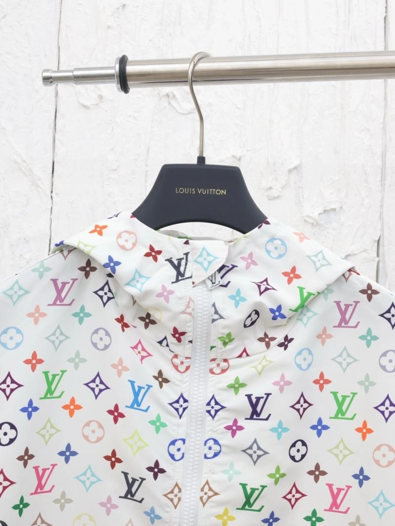 Minimalist Louis Vuitton Outwear 138609