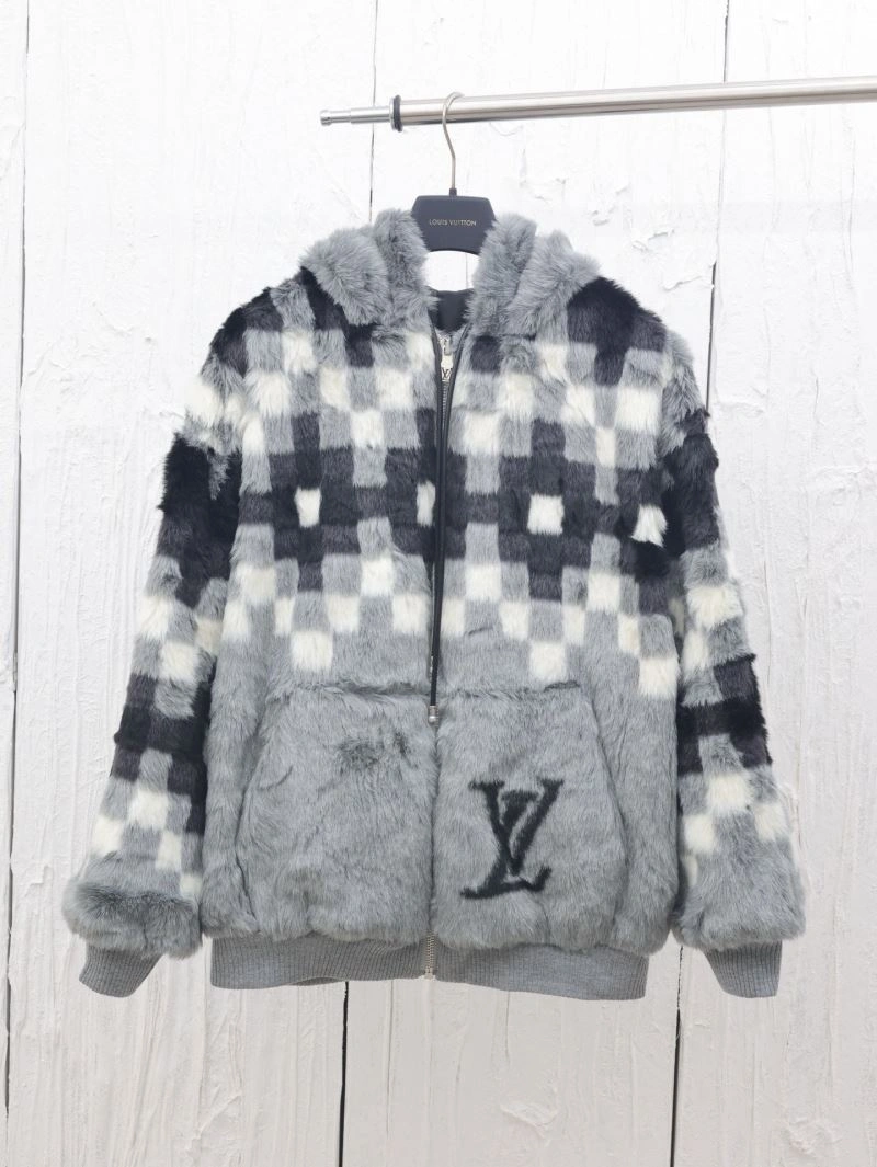 WellDesigned Louis Vuitton Outwear 138628