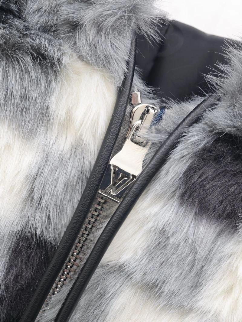 WellDesigned Louis Vuitton Outwear 138628