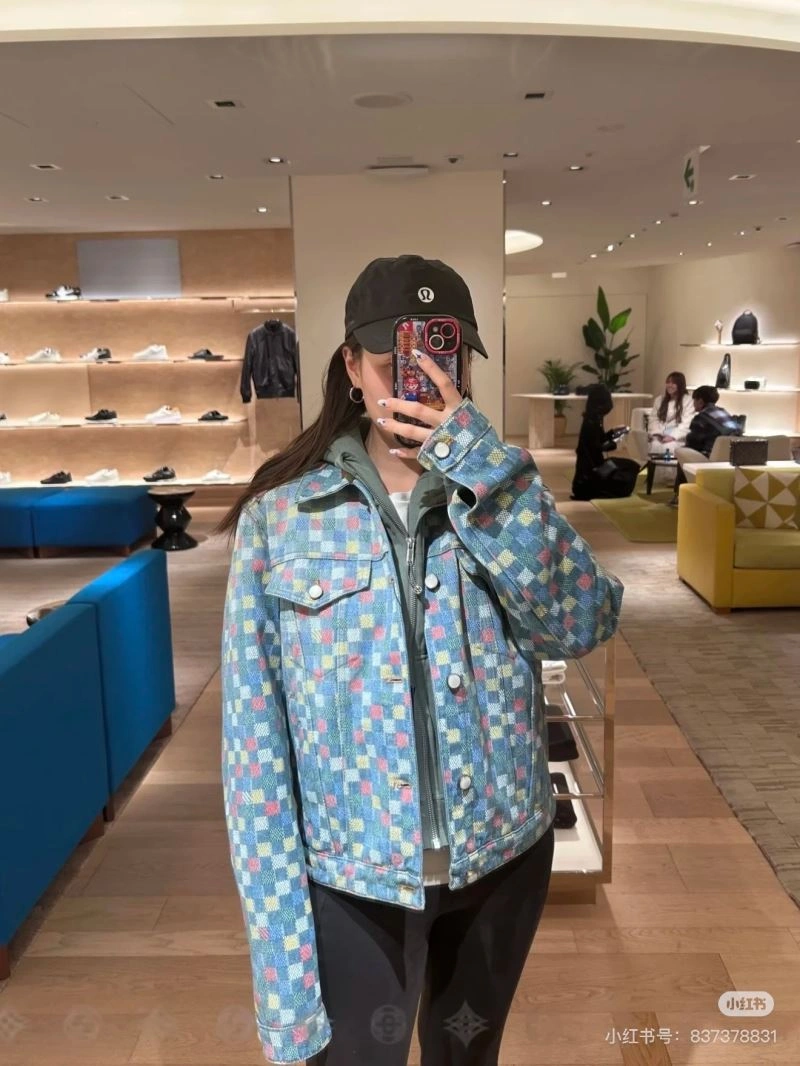 Durable Louis Vuitton Outwear 138633