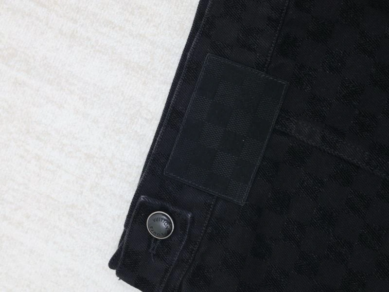 Louis Vuitton Outwear Practical 138631
