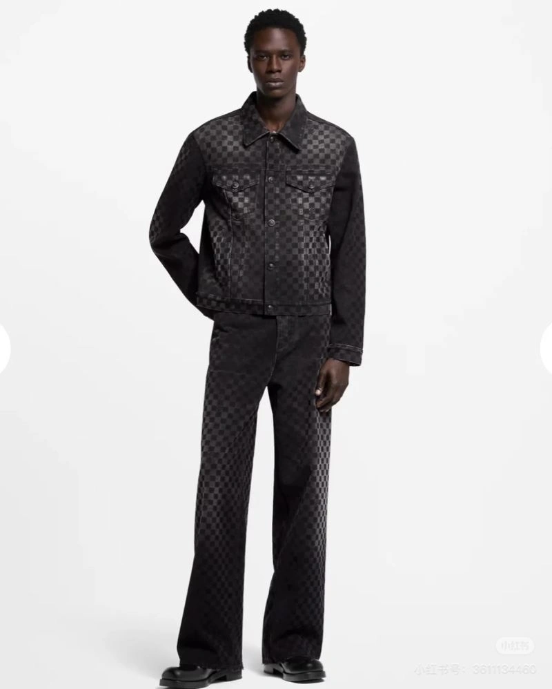 Louis Vuitton Outwear Practical 138631
