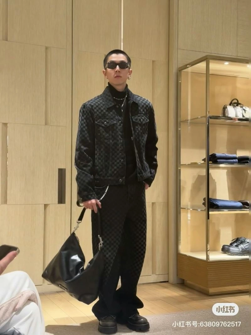 Louis Vuitton Outwear Practical 138631