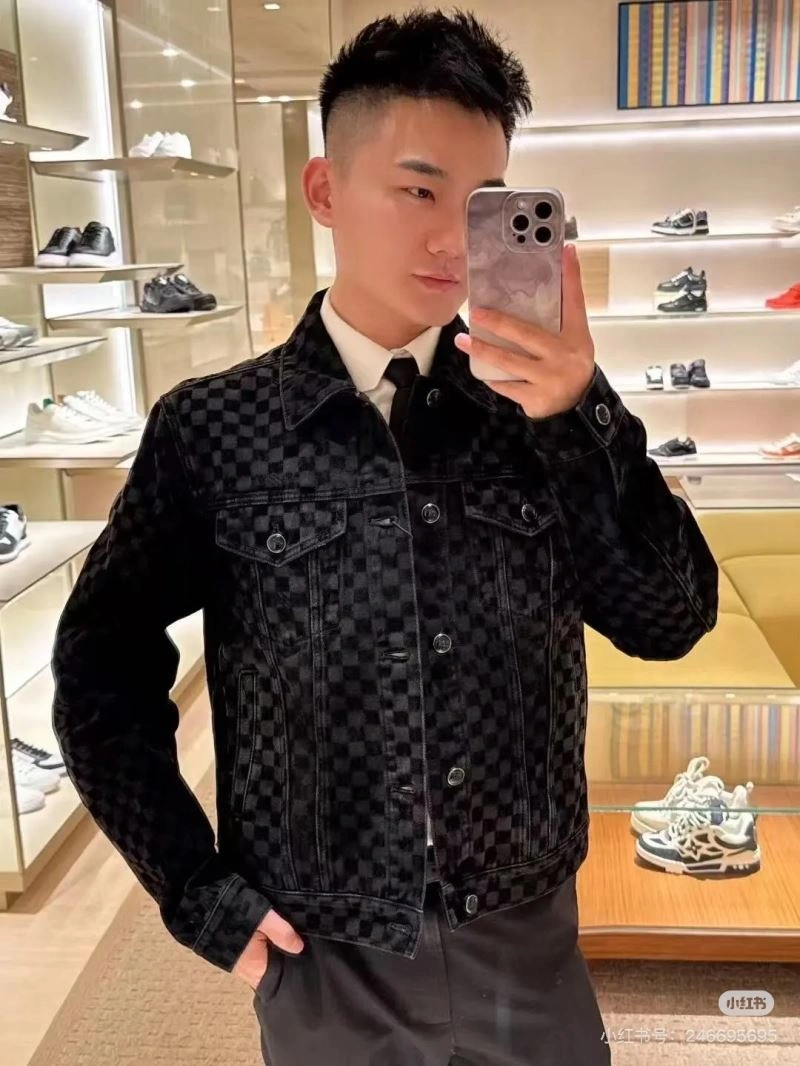 Louis Vuitton Outwear Practical 138631