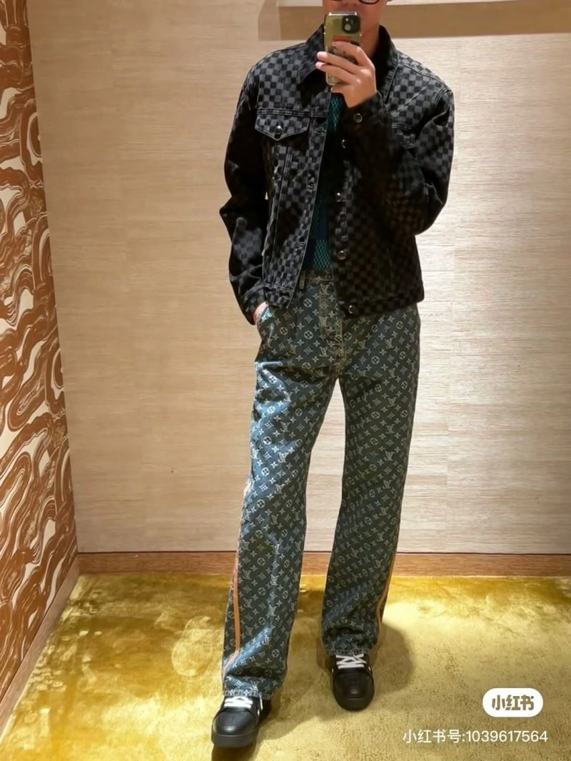 Louis Vuitton Outwear Practical 138631