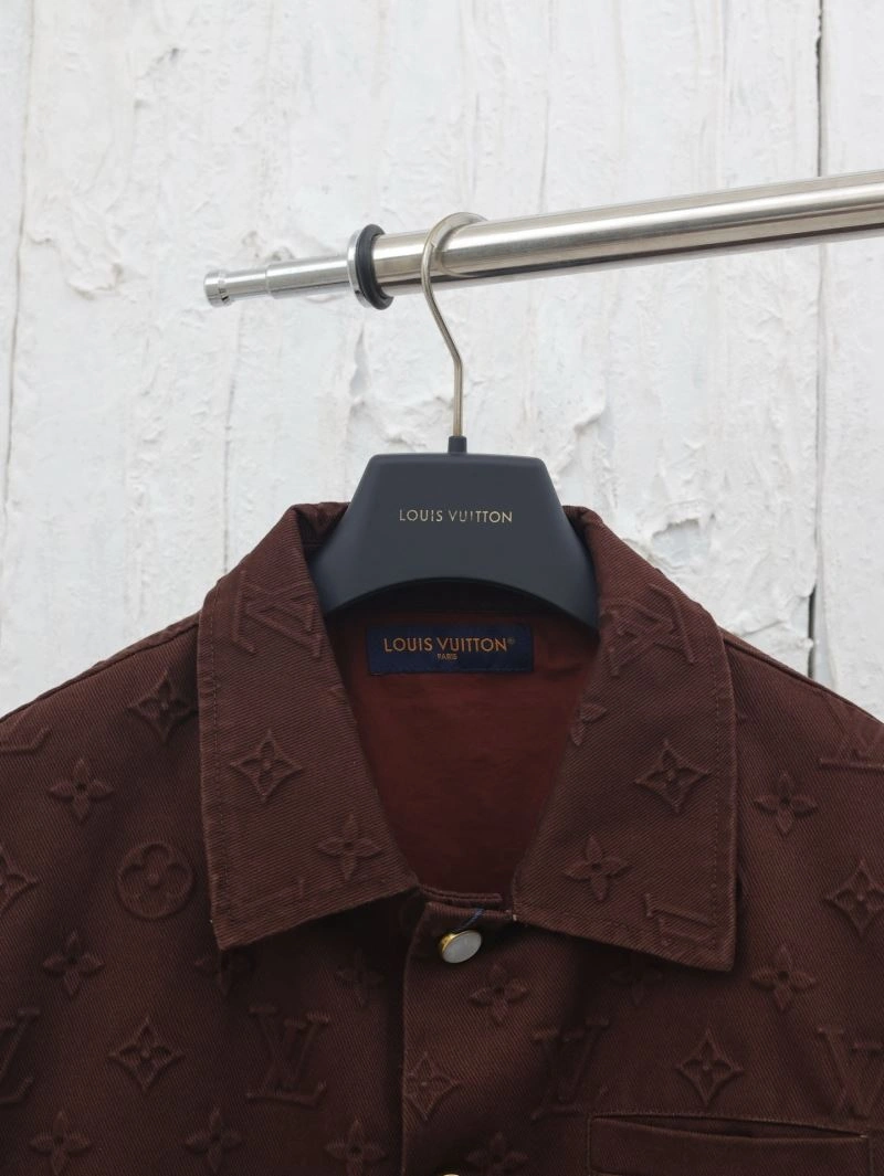 Effortless Louis Vuitton Outwear 138632
