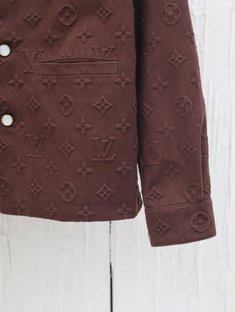 Effortless Louis Vuitton Outwear 138632
