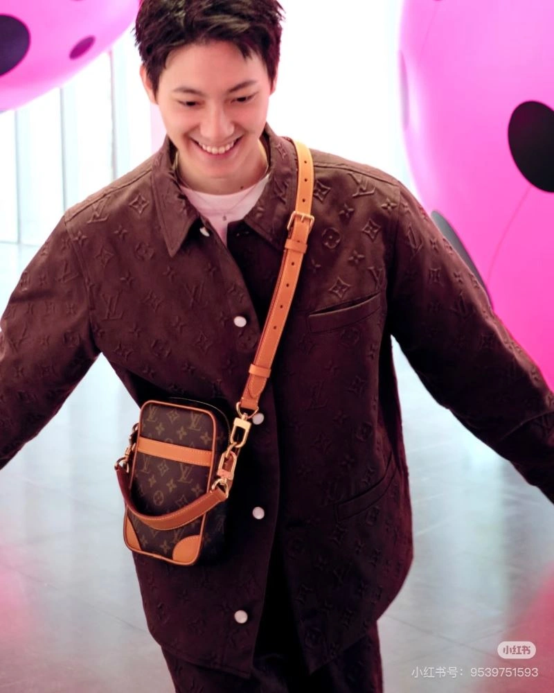 Effortless Louis Vuitton Outwear 138632