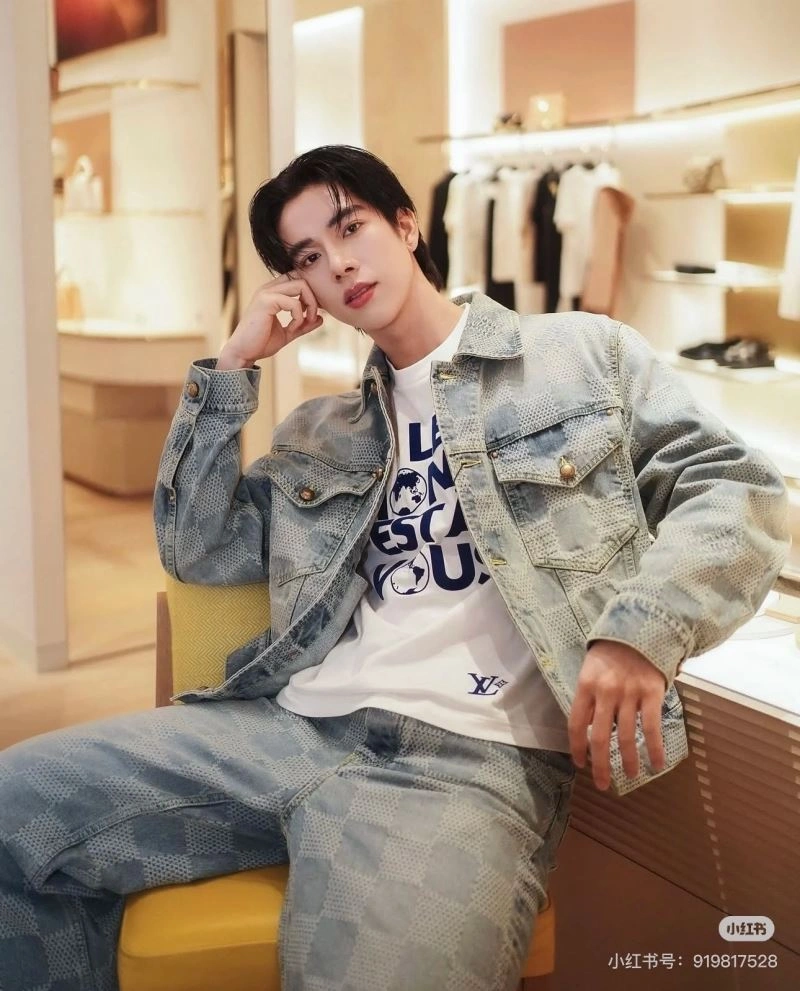 Youthful Louis Vuitton Outwear 138612