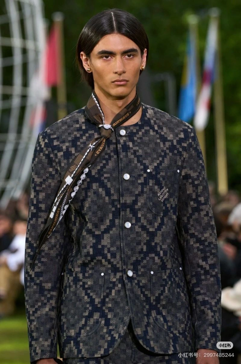 Louis Vuitton Outwear Seasonal 138619