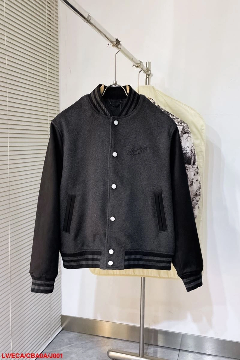 Breathable Louis Vuitton Outwear 139107