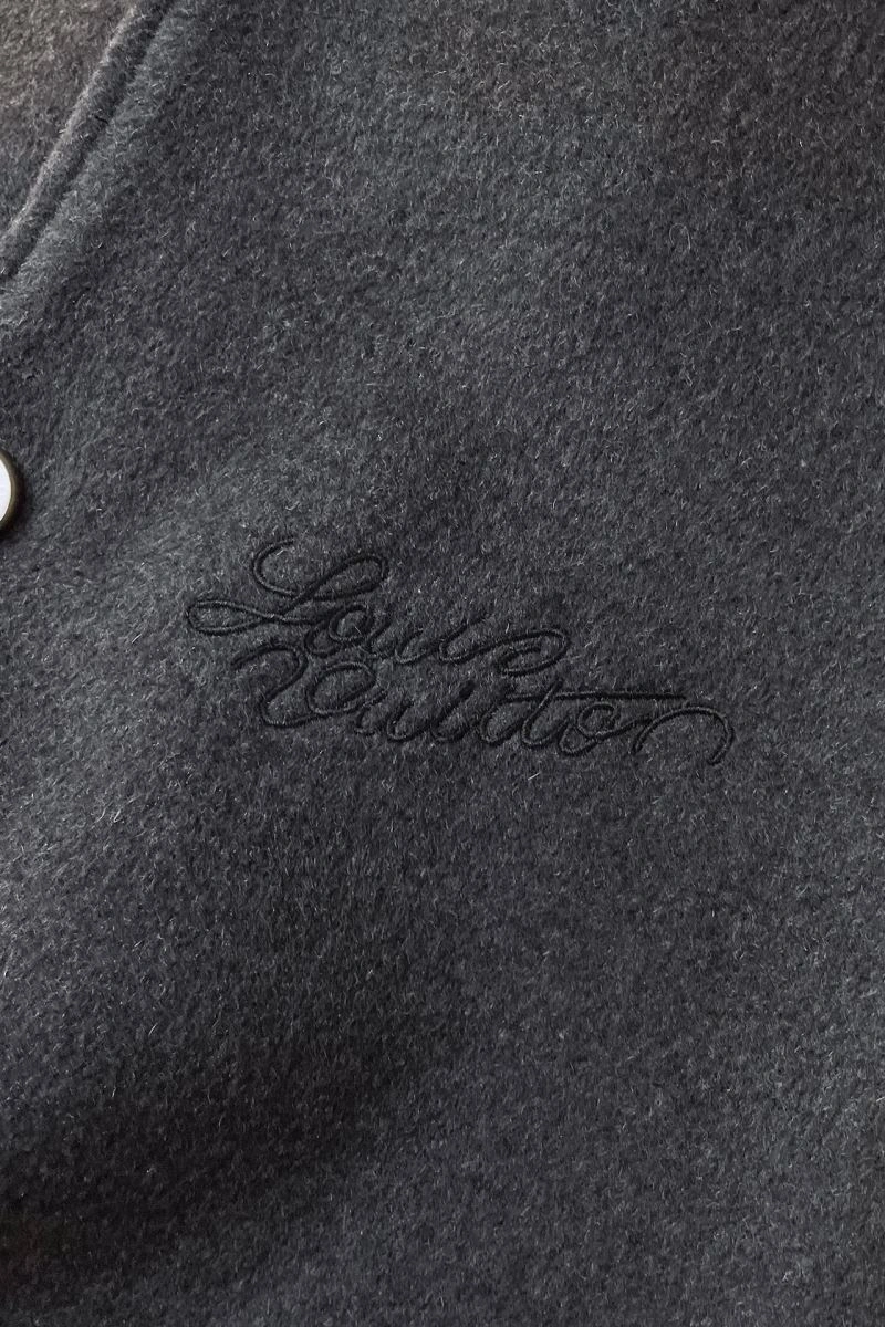 Breathable Louis Vuitton Outwear 139107