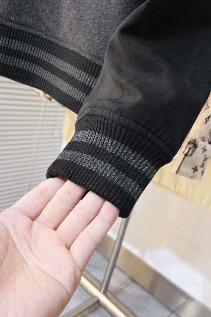 Breathable Louis Vuitton Outwear 139107