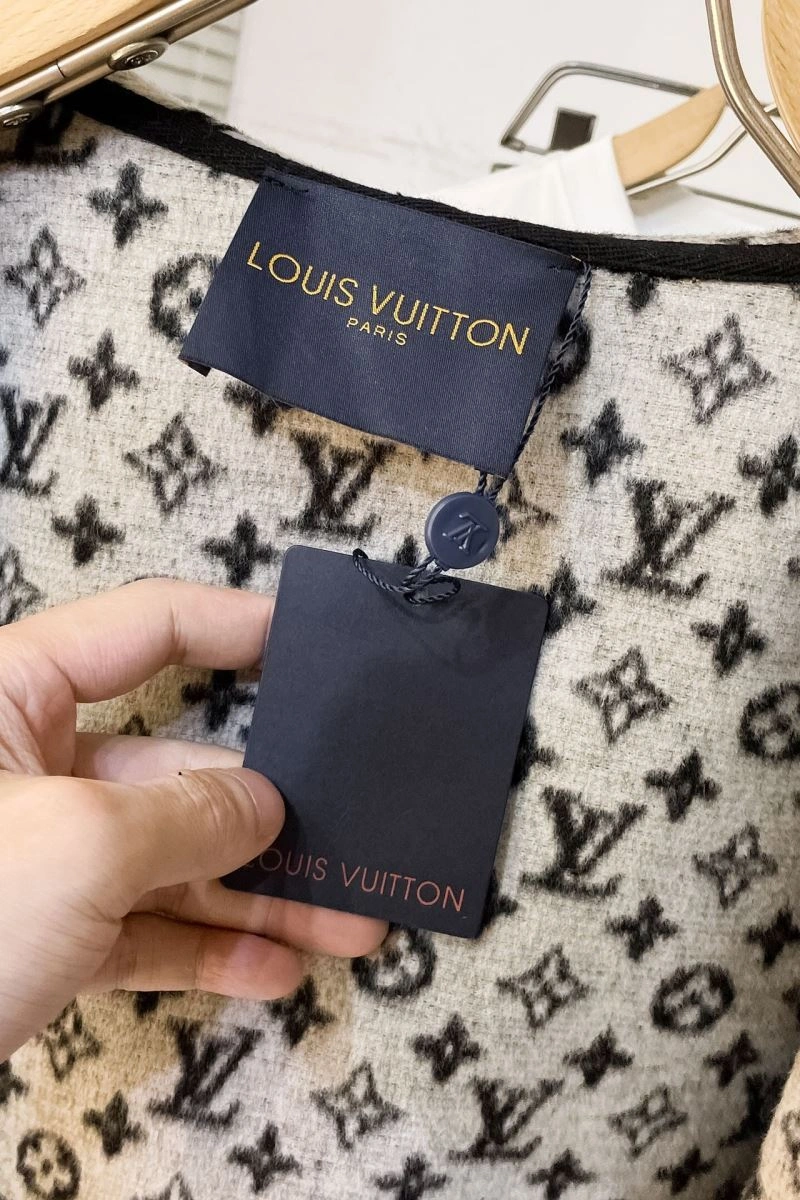 EasyCare Louis Vuitton Outwear 139102