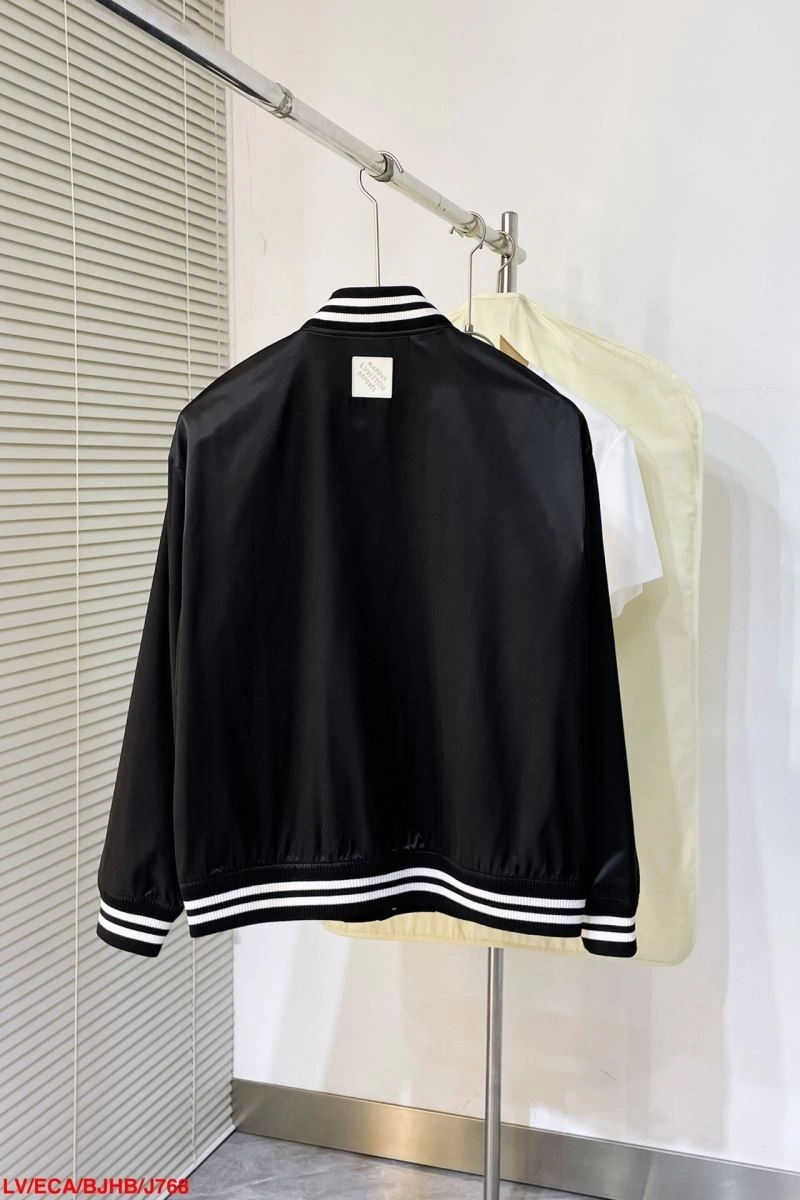 Functional Louis Vuitton Outwear 139097