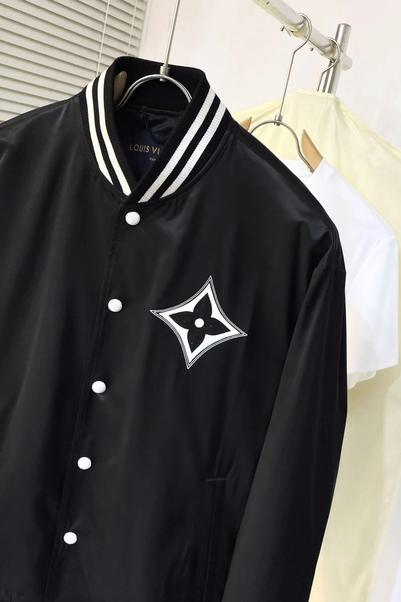 Functional Louis Vuitton Outwear 139097