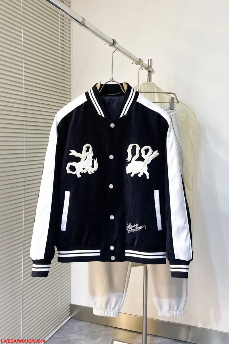 Unisex Louis Vuitton Outwear 139088