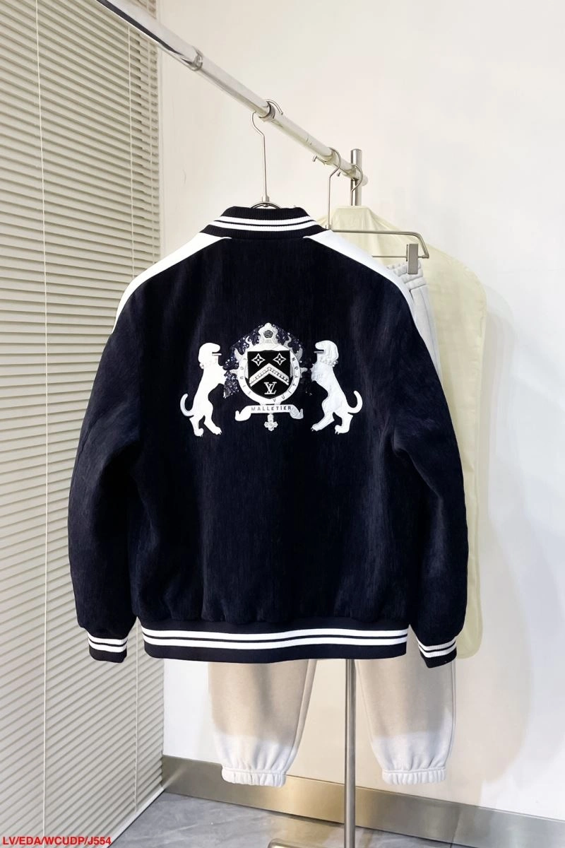 Unisex Louis Vuitton Outwear 139088