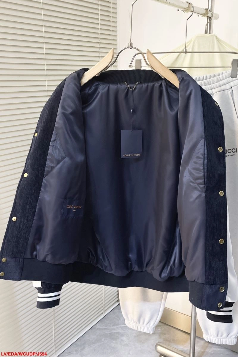 Unisex Louis Vuitton Outwear 139088