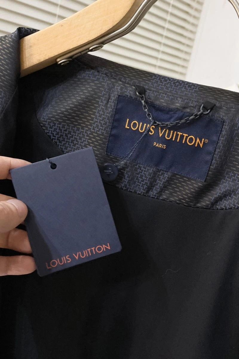 WrinkleFree Louis Vuitton Outwear 139091