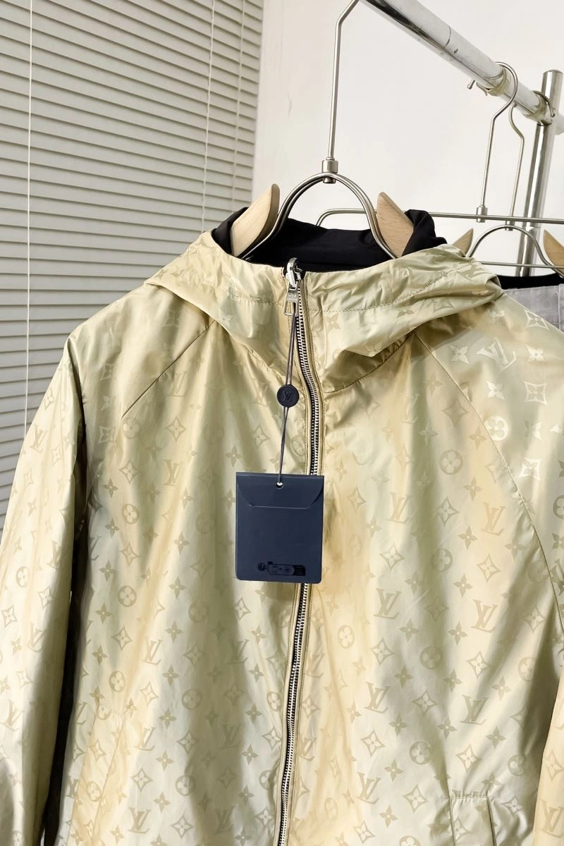 WrinkleFree Louis Vuitton Outwear 139083