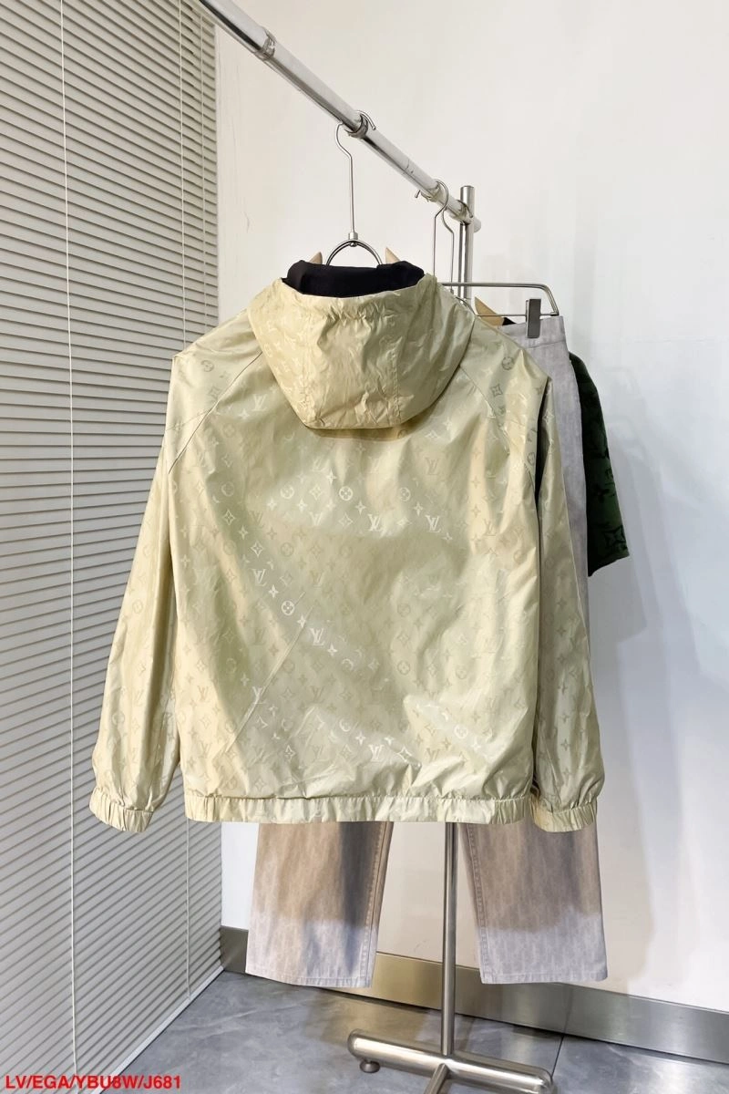 WrinkleFree Louis Vuitton Outwear 139083