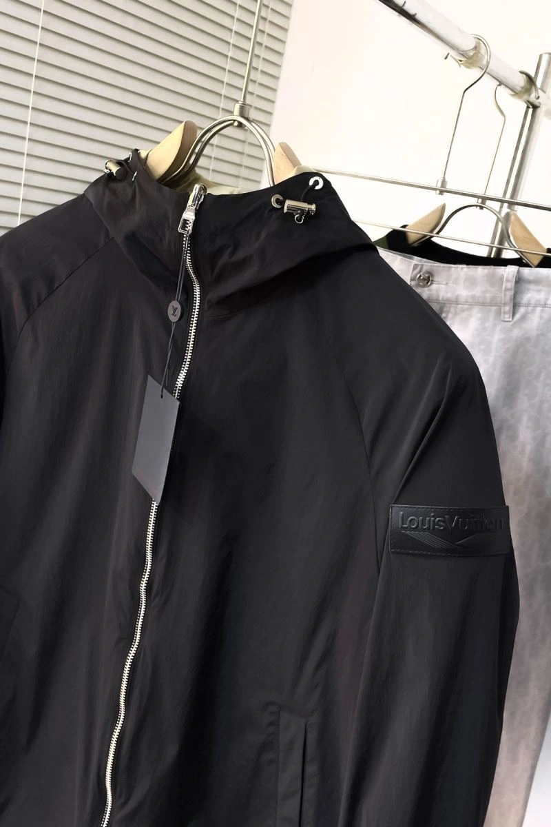 WrinkleFree Louis Vuitton Outwear 139083