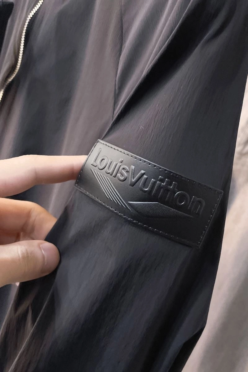 WrinkleFree Louis Vuitton Outwear 139083