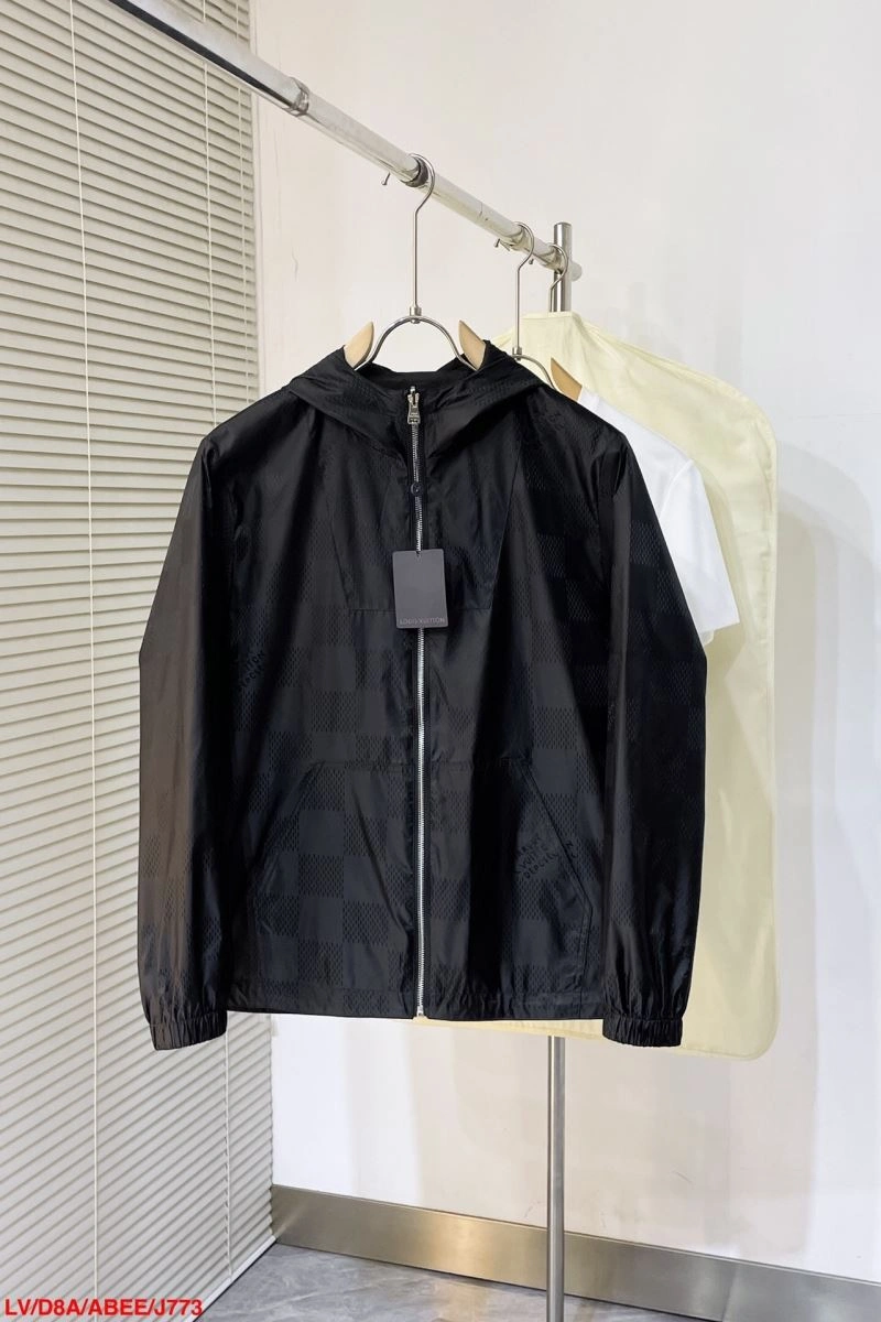Elegant Louis Vuitton Outwear 139096