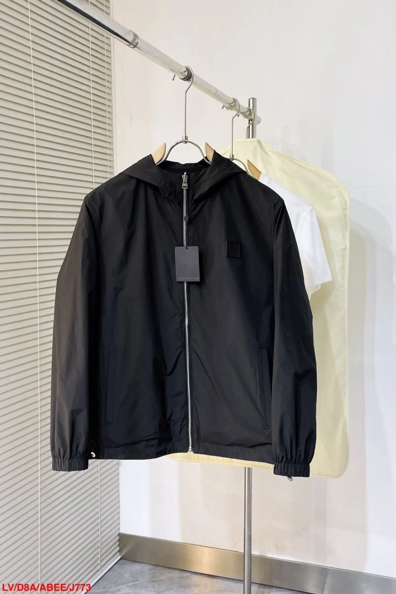 Elegant Louis Vuitton Outwear 139096
