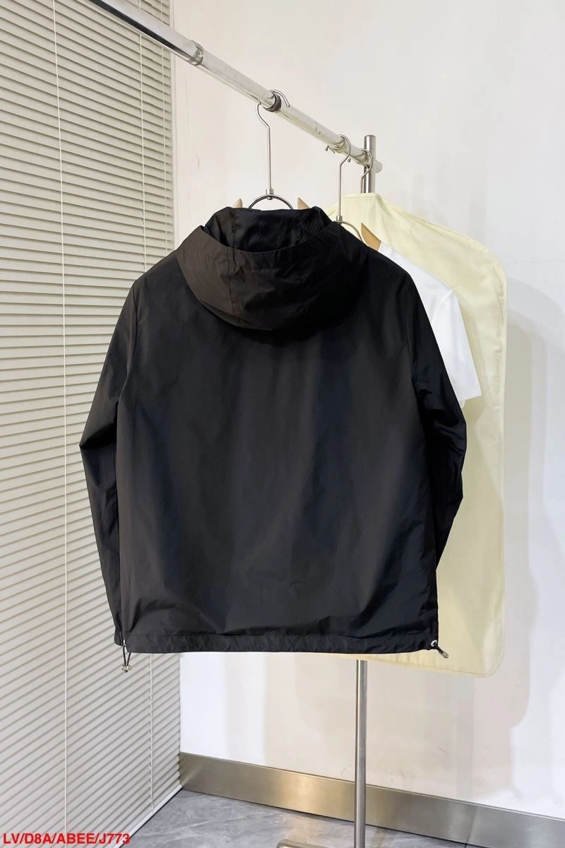 Elegant Louis Vuitton Outwear 139096