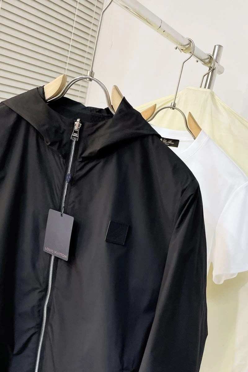 Elegant Louis Vuitton Outwear 139096