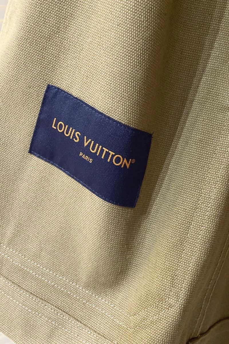 WaterResistant Louis Vuitton Outwear 139092