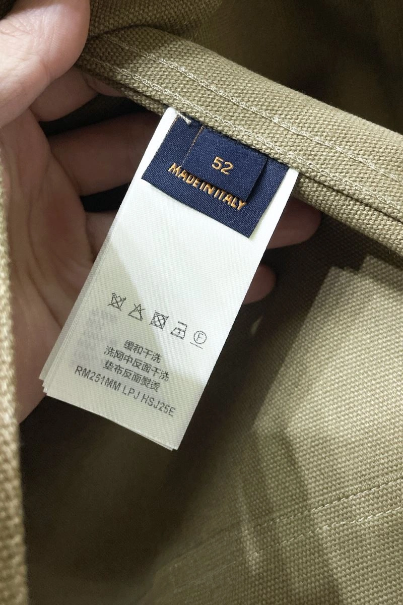 WaterResistant Louis Vuitton Outwear 139092