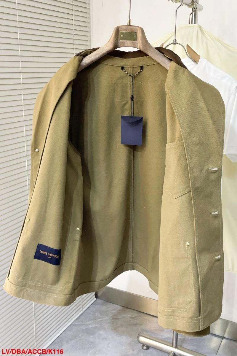 WaterResistant Louis Vuitton Outwear 139092