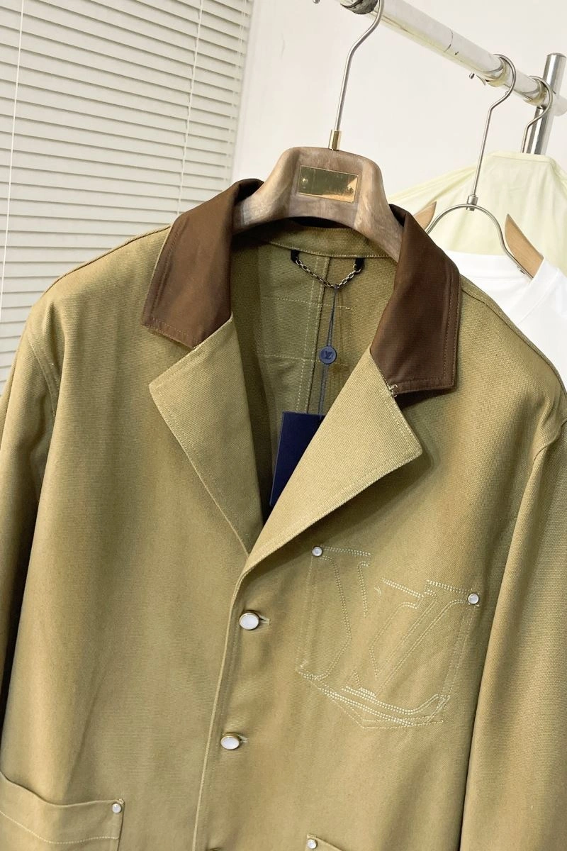 WaterResistant Louis Vuitton Outwear 139092