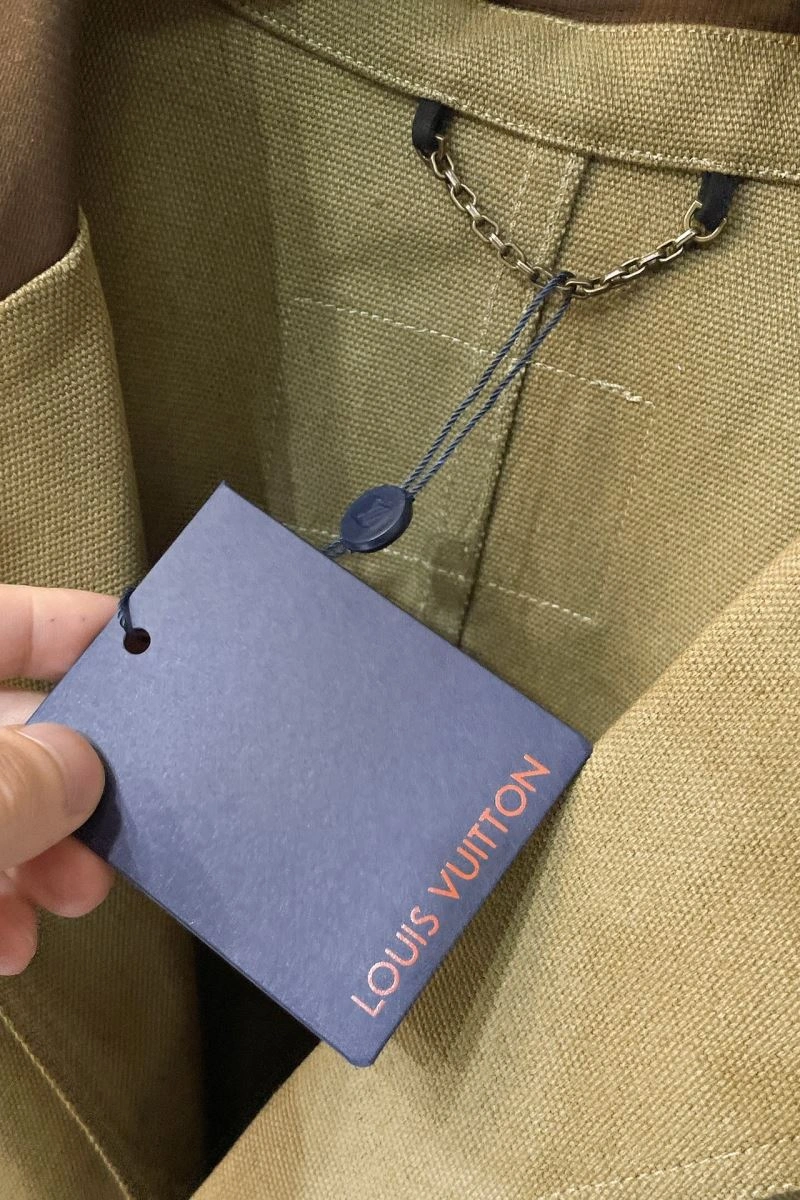 WaterResistant Louis Vuitton Outwear 139092