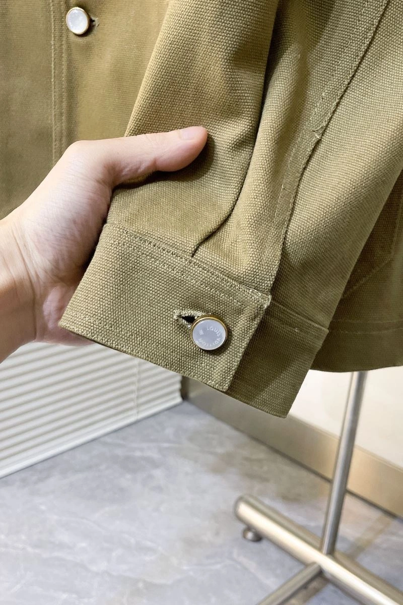 WaterResistant Louis Vuitton Outwear 139092