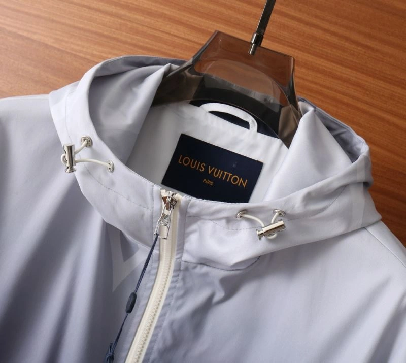 AllSeason Louis Vuitton Outwear 139078