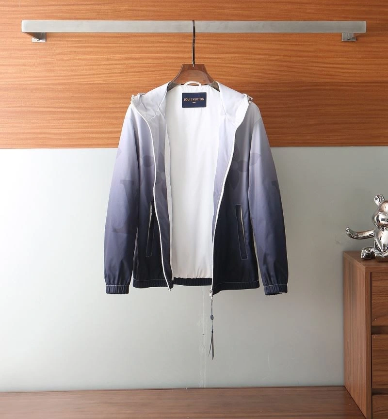 AllSeason Louis Vuitton Outwear 139078