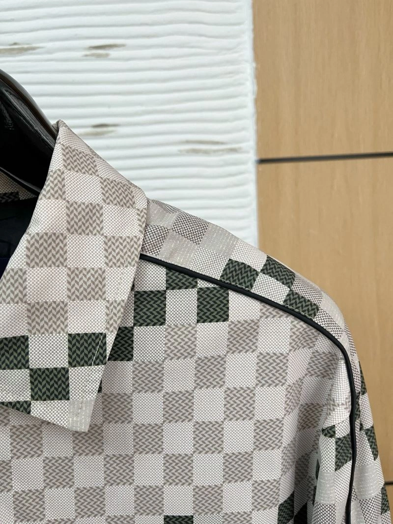 Casual Louis Vuitton Outwear 139094