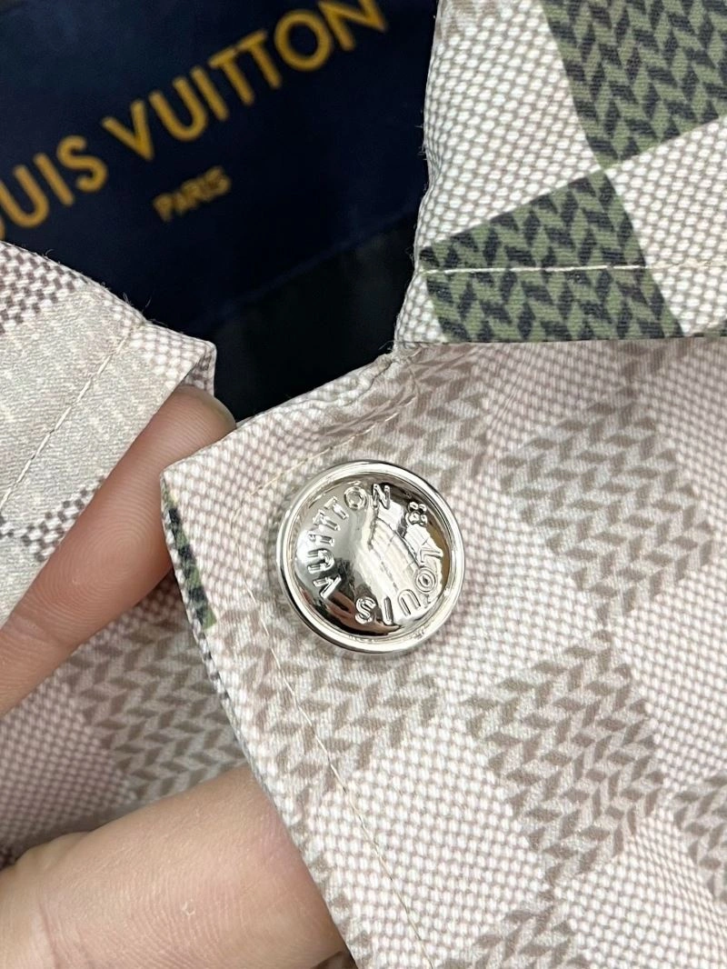 Casual Louis Vuitton Outwear 139094