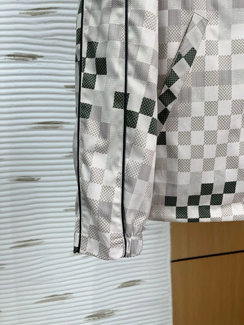 Casual Louis Vuitton Outwear 139094