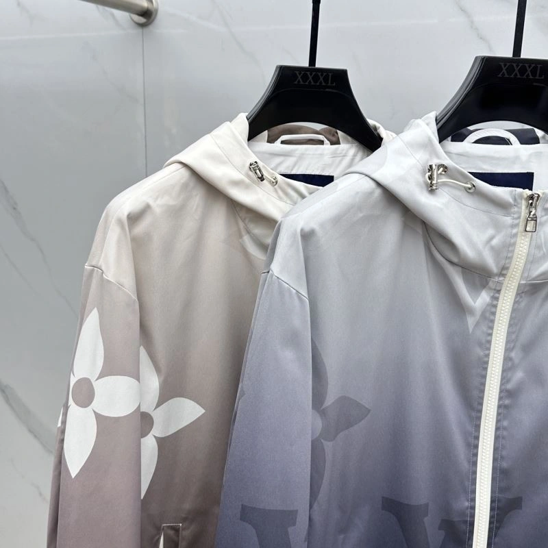 Versatile Louis Vuitton Outwear 139084