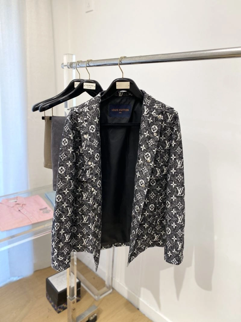 Sustainable Louis Vuitton Outwear 139062