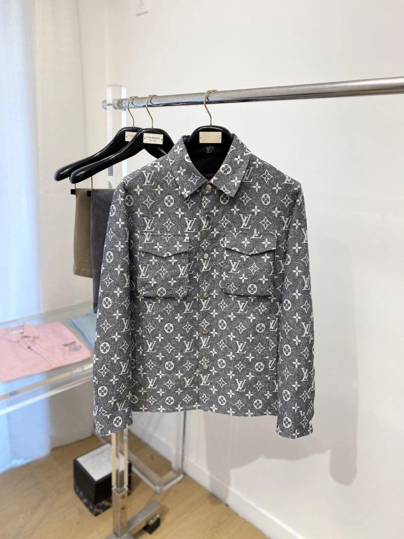 Bold Louis Vuitton Outwear 139065