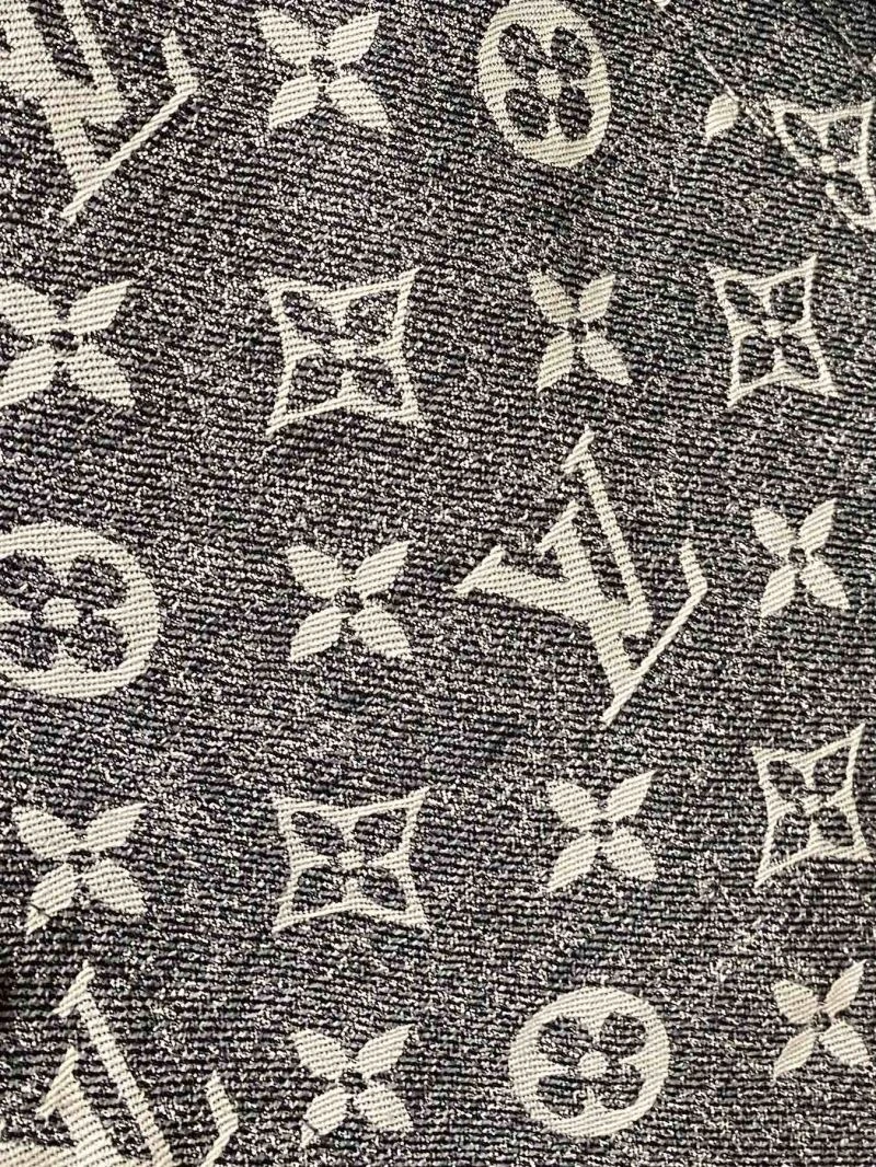 Bold Louis Vuitton Outwear 139065