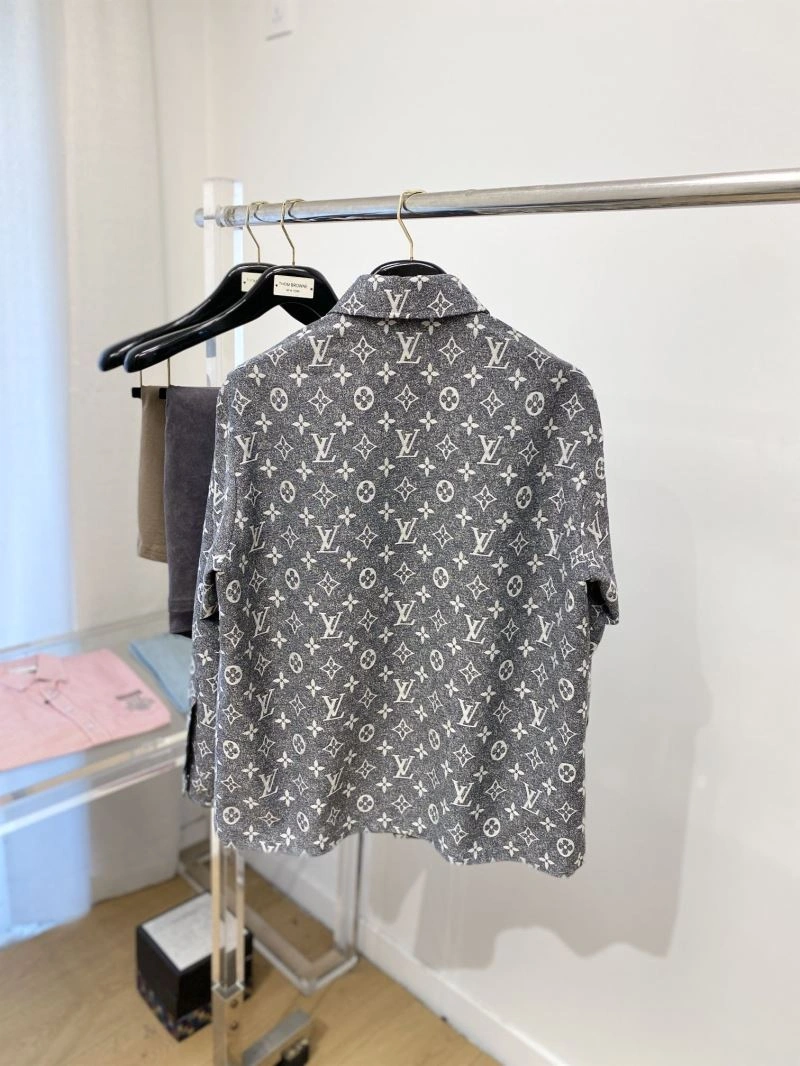 Bold Louis Vuitton Outwear 139065