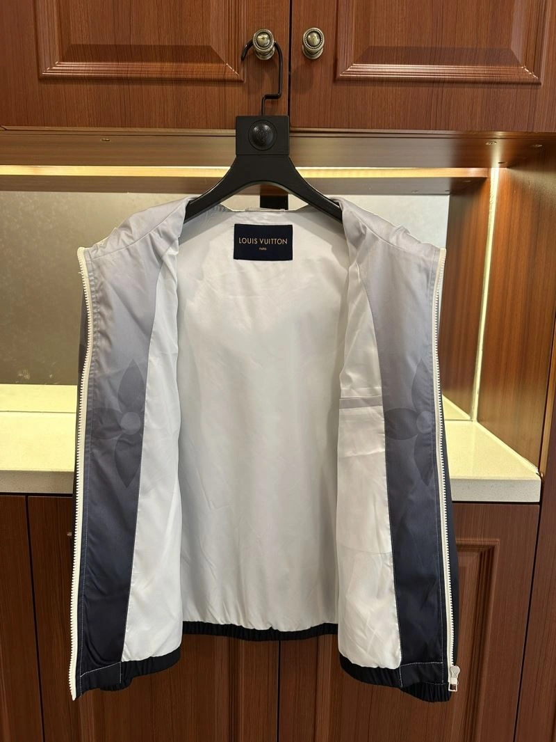 Premium Louis Vuitton Outwear 139063