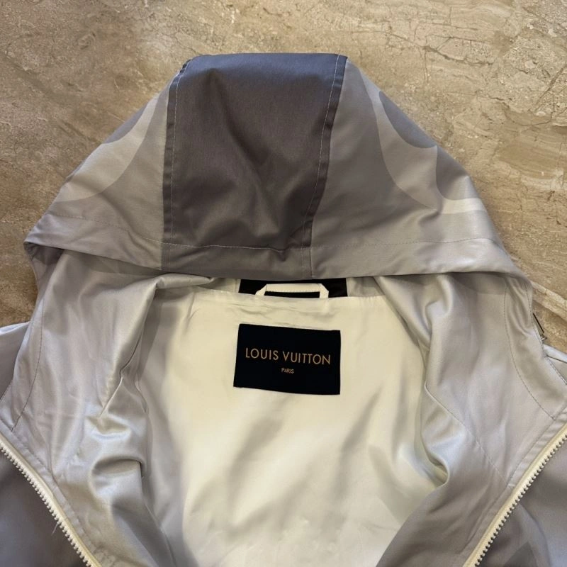 Premium Louis Vuitton Outwear 139063